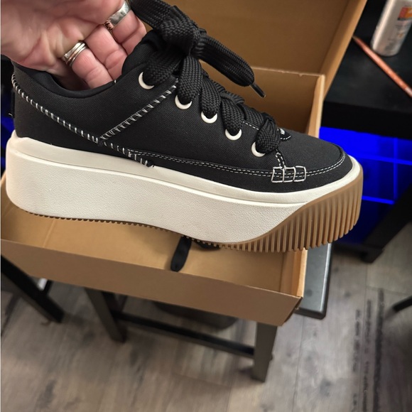 UGG Black Lace-Up Sneakers Thick soled - Picture 2 of 3